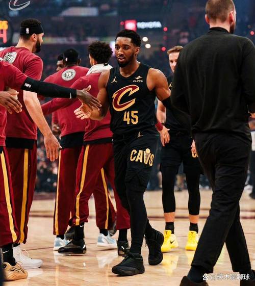 骑士136131胜魔术！哈登385天首扣+半场22分打脸质疑声