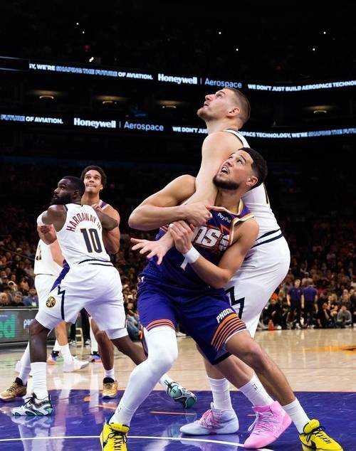 约基奇轰23+17+17无缘今日最佳！对不起，你碰到暴走的米球王了