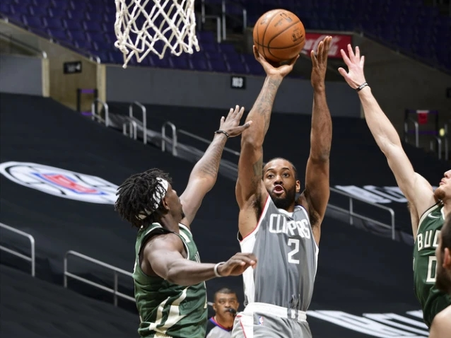 获胜功臣！姜伟泽打满全场6记三分砍26分10助末节带队锁定胜局