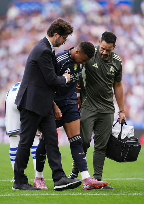 法媒：检查错膝盖且未做临床检查，姆巴佩对皇马医疗感到恼火