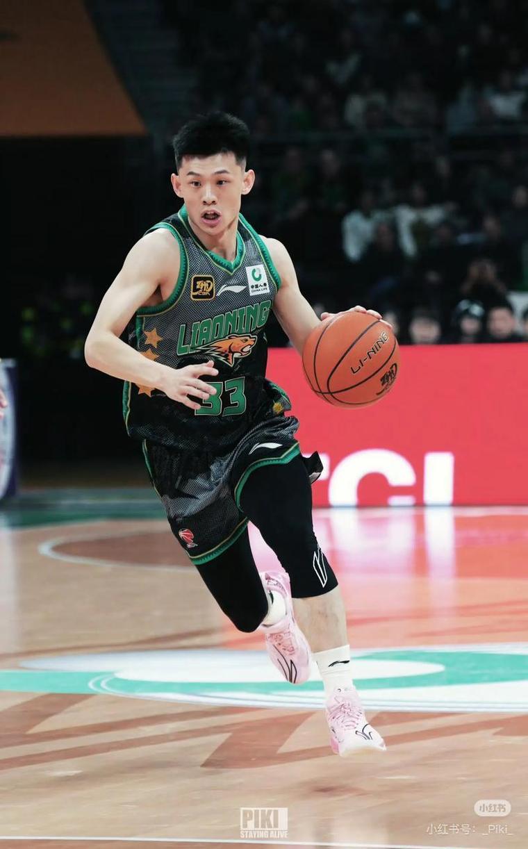 不在状态！王岚嵚10投仅3中拿到11分三分8中3