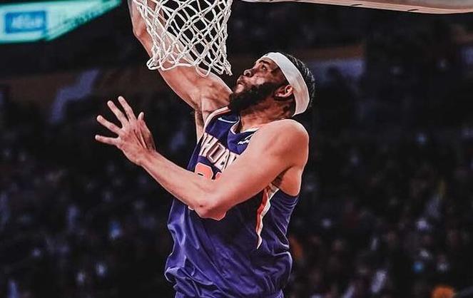 布克：多特和我第一次接触是一月底会尽可能找市场上的珍珠