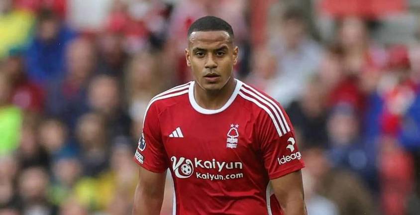 记者：马奎尔留队已达原则性协议，同时曼联会寻找新的年轻中卫