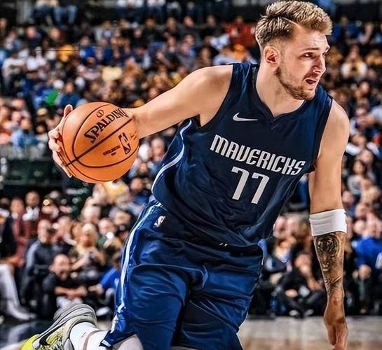 东契奇过去8场至少325分60板60助&命中率45+%是历史首人