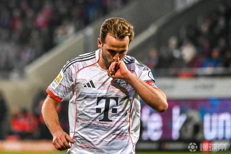 法尔克：若诺伊尔退役拜仁考虑签鲍曼球员是否接受替补有待观察