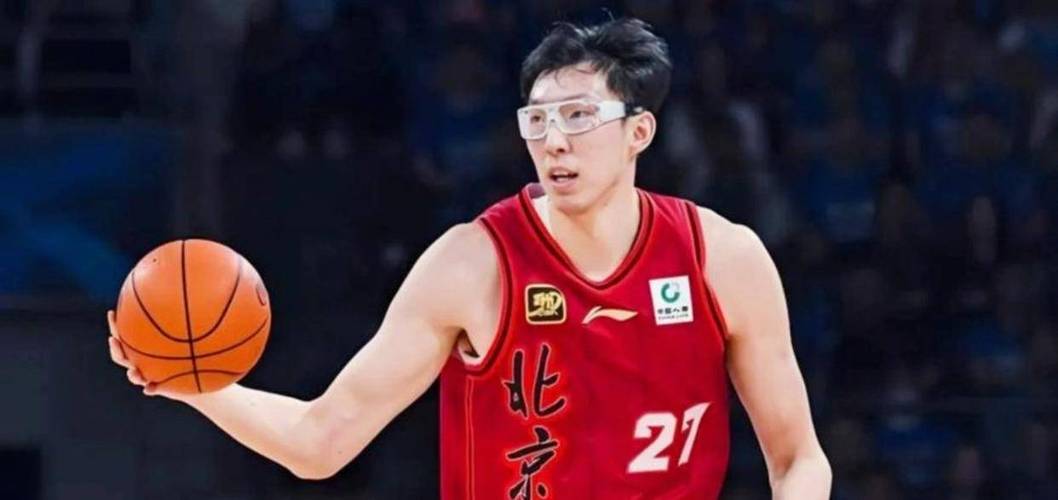 北京9088险胜同曦，赵睿24+6，周琦10+9，祝铭震19分