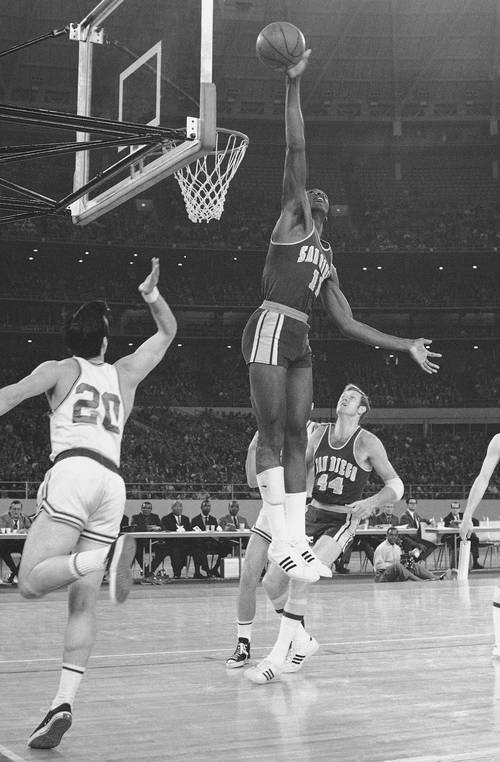 鹈鹕队海耶斯还能打球吗？鹈鹕队新秀海斯？