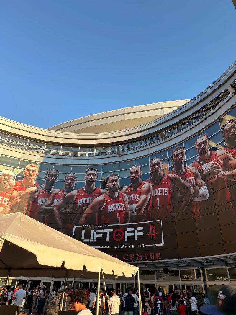 休斯顿火箭队员名单，休斯顿火箭队由来？